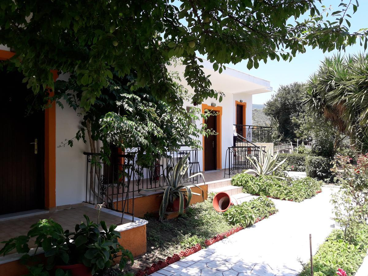 Studios Dimitris Punta Exteriör bild