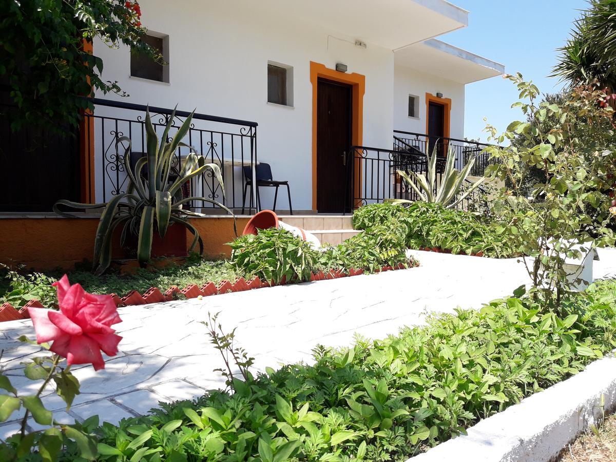 Studios Dimitris Punta Exteriör bild